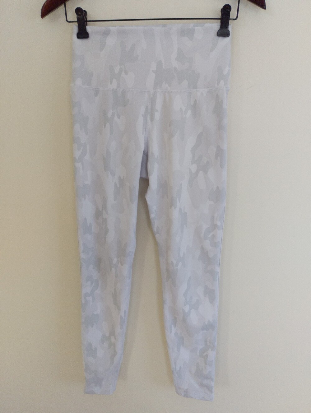 Buffbunny Collection Limitless Snow Camo High Waisted Leggings White Gray Medium